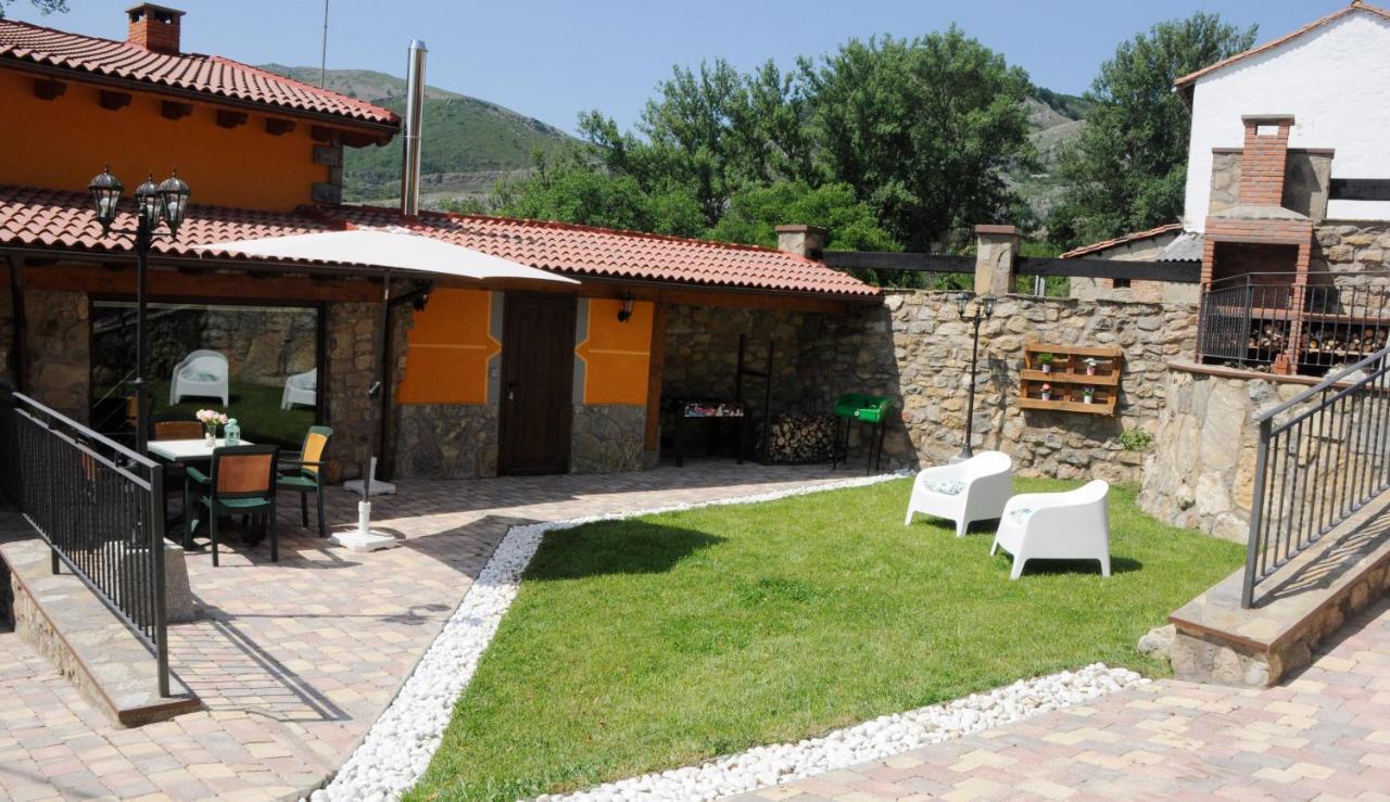 Casas De Manuel Villa La Pola de Gordon Exteriör bild